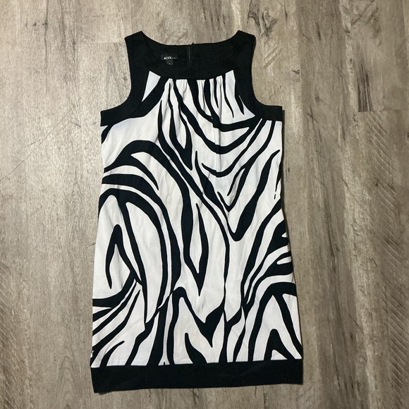 Piper Dresses | Piper Black And White Zebra - Picture 3 of 3